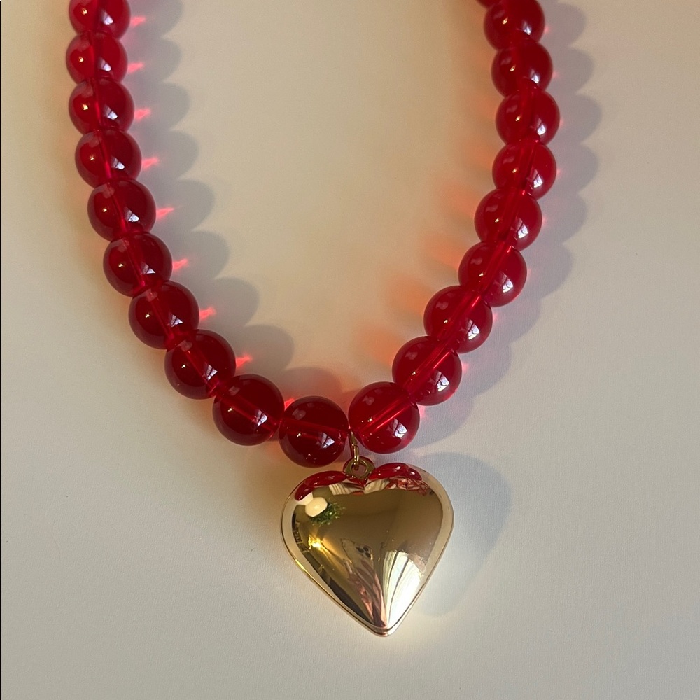 ❤️NWT Piper K Gorgeous Red Beaded Glass Heart Necklace